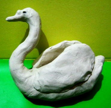 Лебедь из пластилина