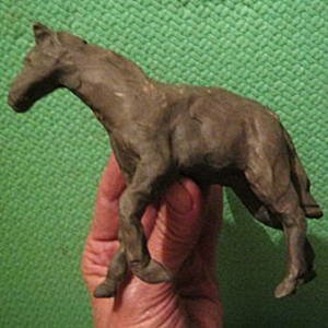 Лошадь из пластилина